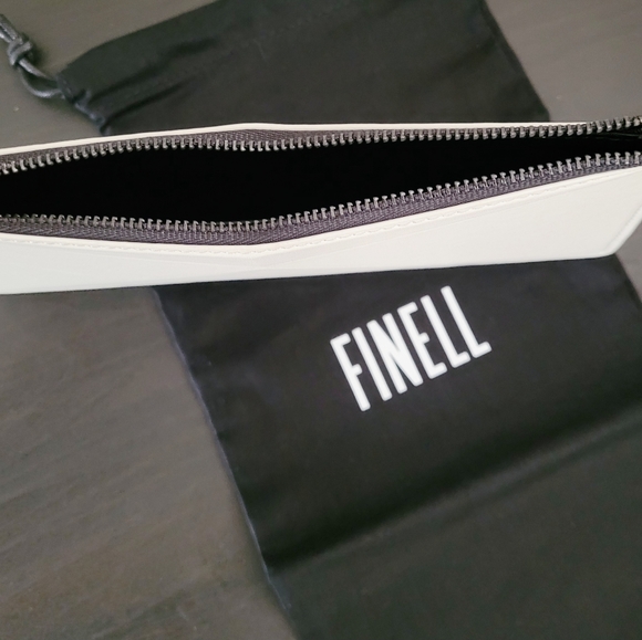Finell VEN zippered pouch white - Picture 4 of 5